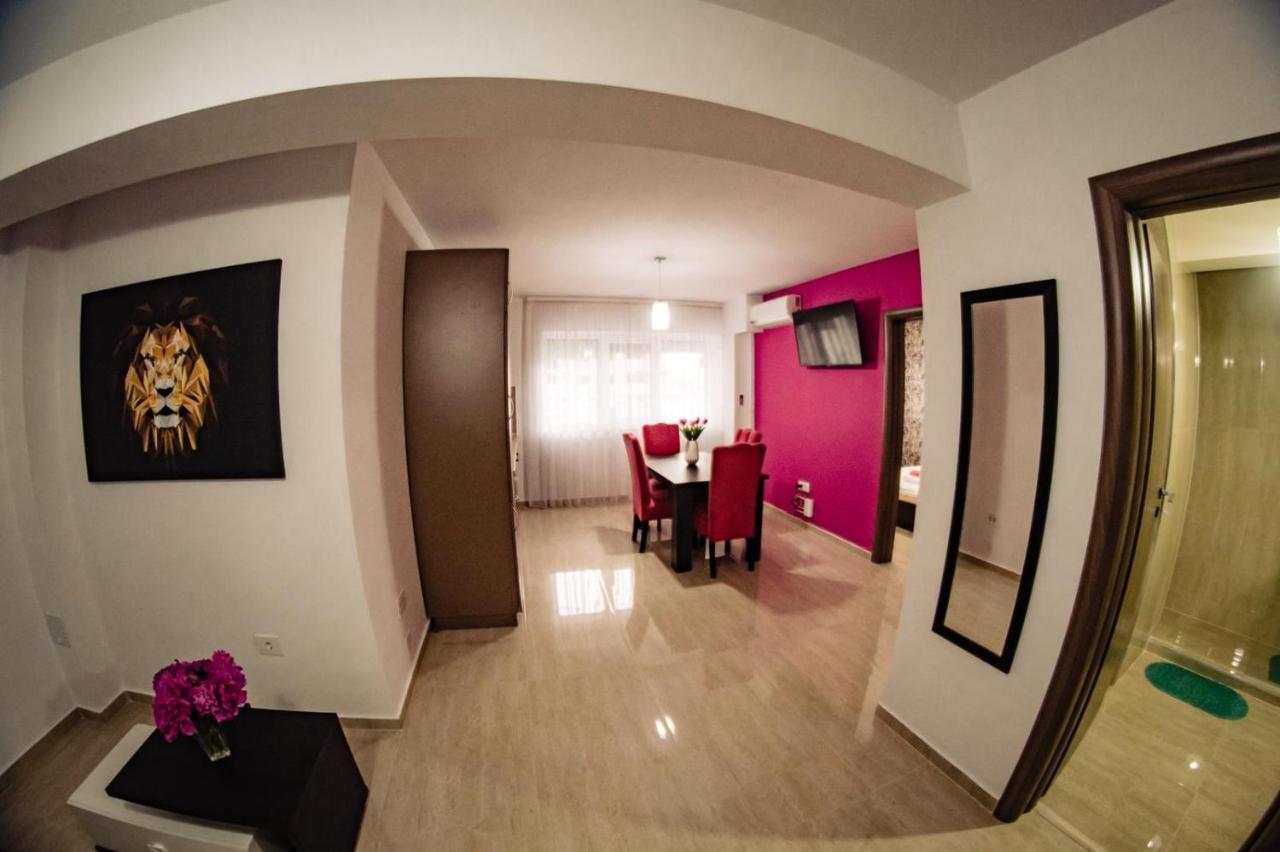 Apartment Gabriela'S Home Орадя Экстерьер фото