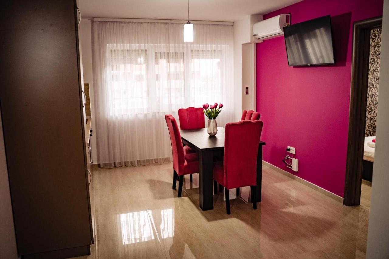 Apartment Gabriela'S Home Орадя Экстерьер фото