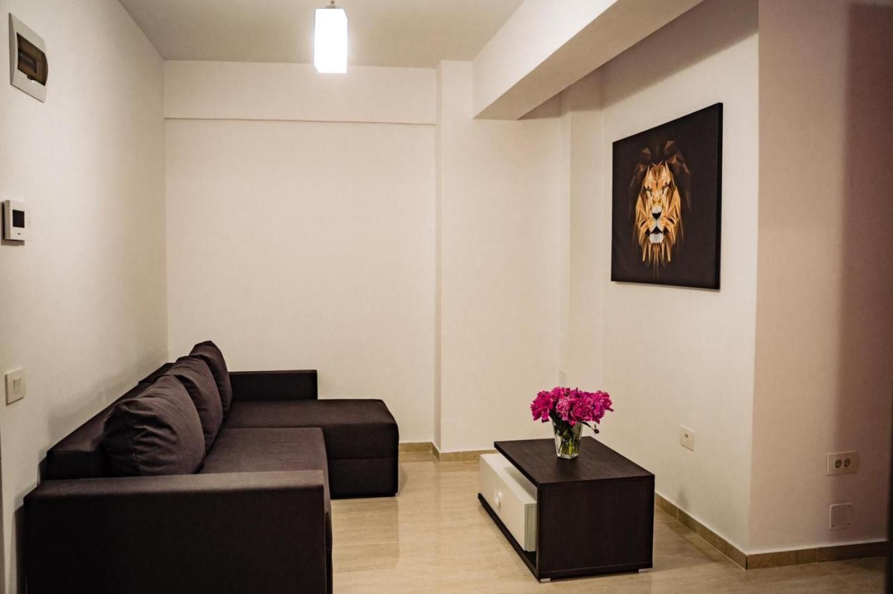 Apartment Gabriela'S Home Орадя Экстерьер фото